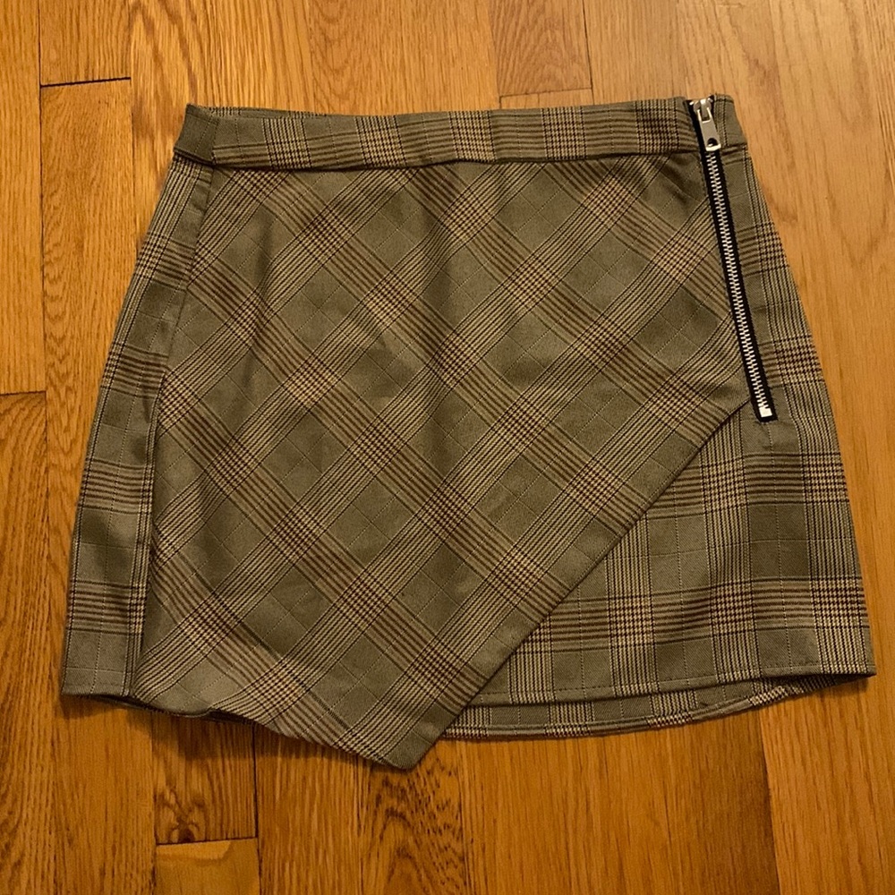 NWOT Plaid Mini Skirt